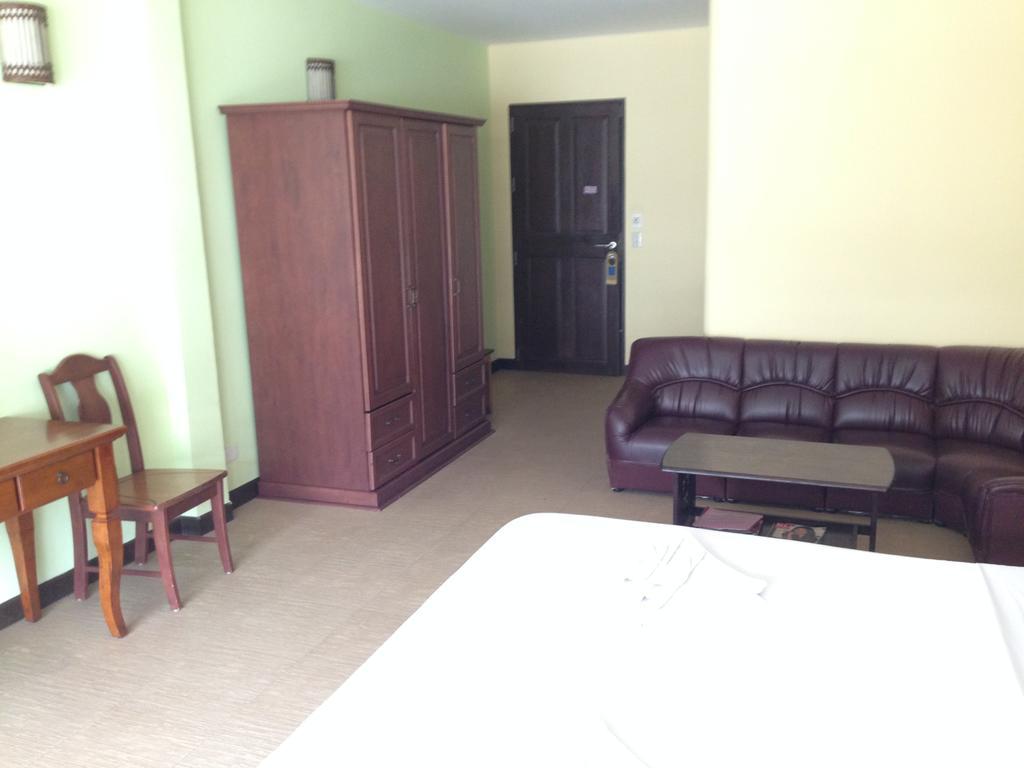 Tropicoza Hostel Patong ภายนอก รูปภาพ