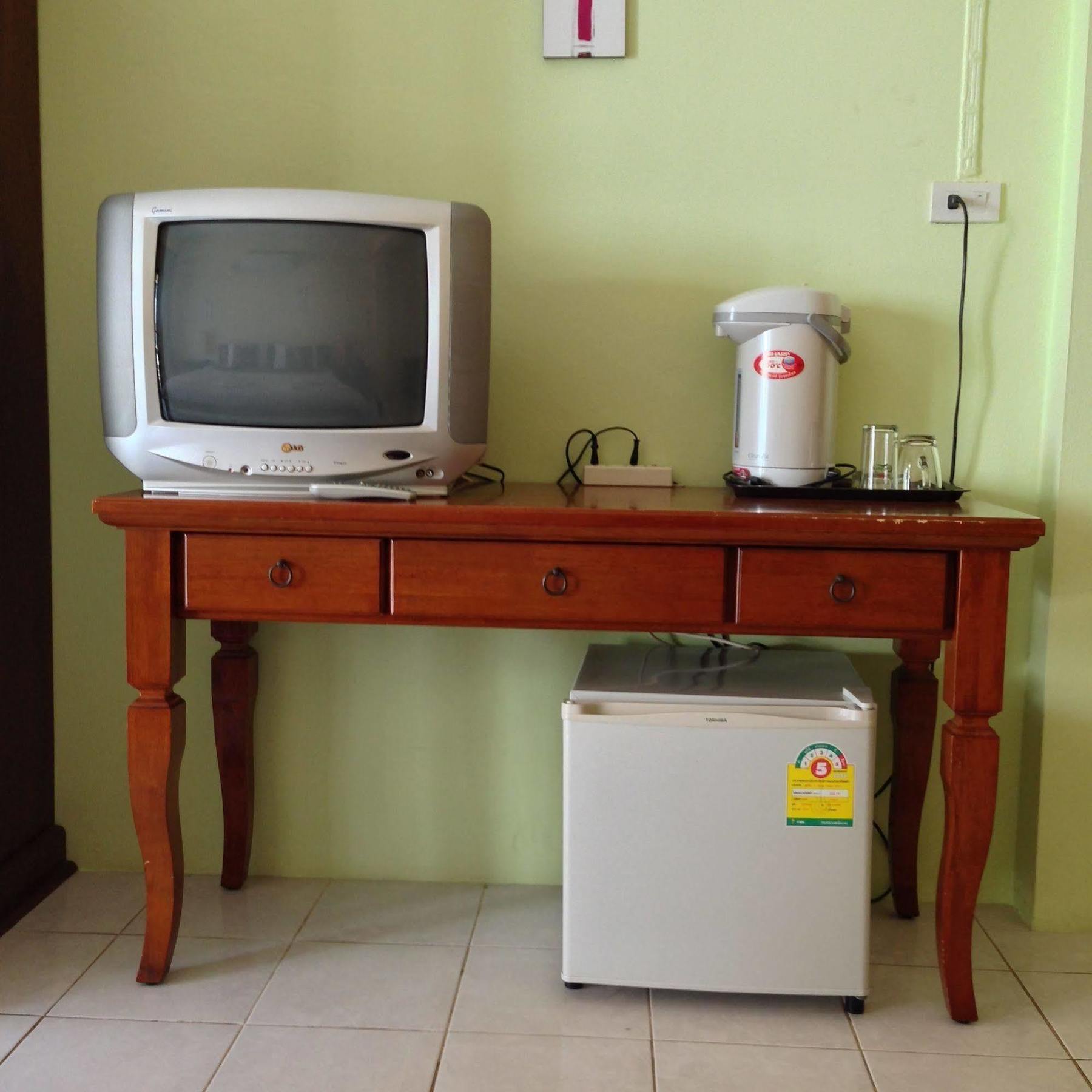 Tropicoza Hostel Patong ภายนอก รูปภาพ