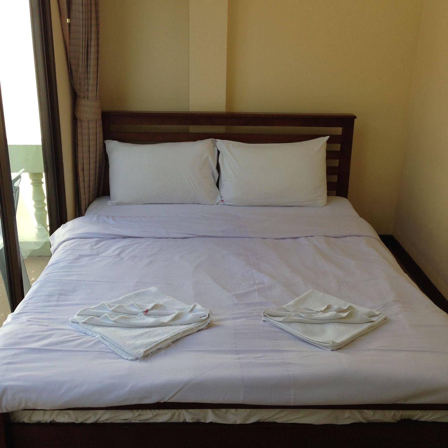 Tropicoza Hostel Patong ภายนอก รูปภาพ