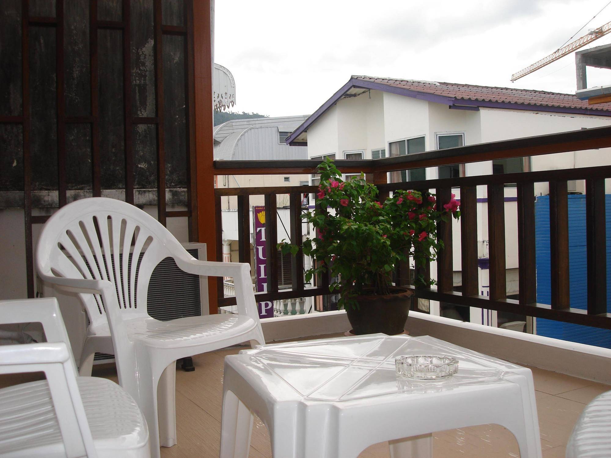 Tropicoza Hostel Patong ภายนอก รูปภาพ