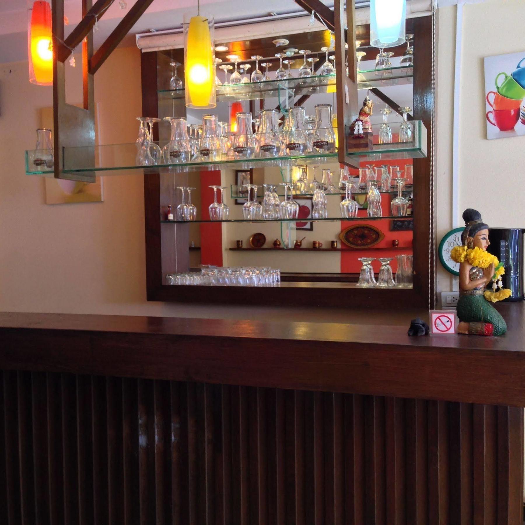 Tropicoza Hostel Patong ภายนอก รูปภาพ